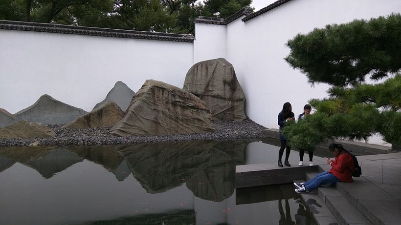 There are vistas within the museum courtyard