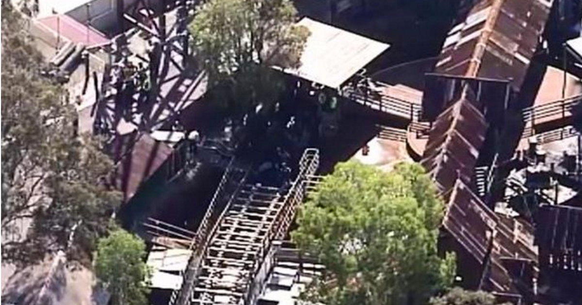 Australia Dreamworld Accident 4 Killed On Thunder River Rapids At Gold