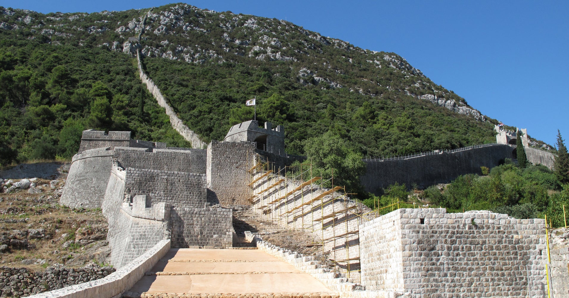 13 Famous Walls Around The World (PHOTOS) HuffPost