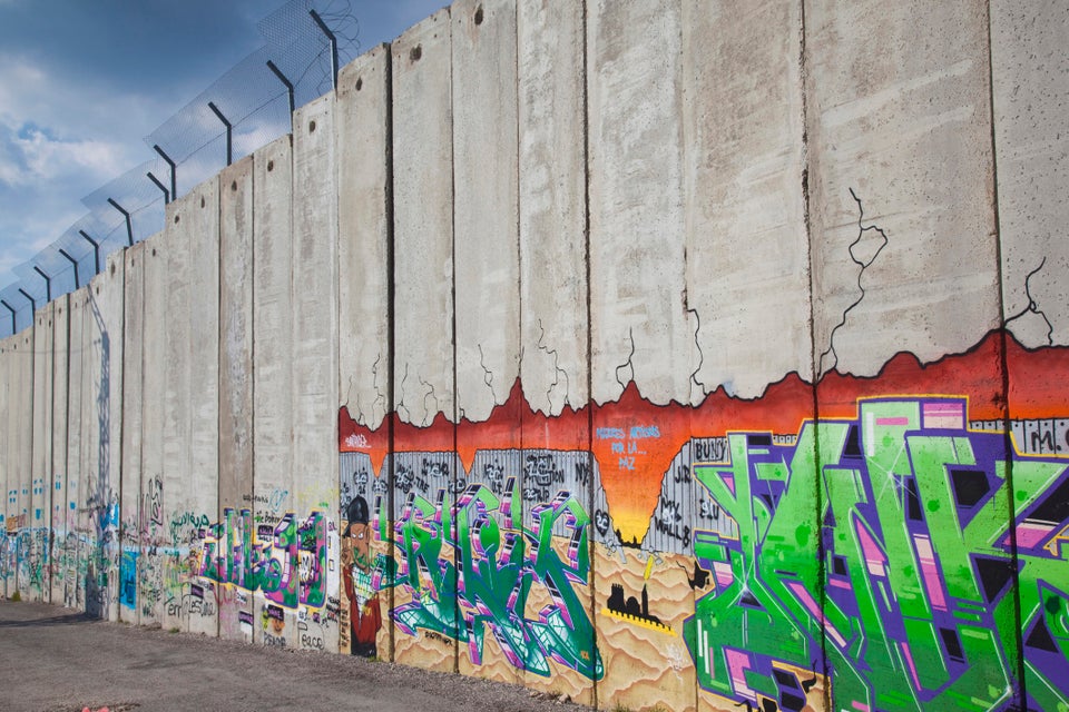 13 Famous Walls Around The World (PHOTOS) HuffPost Life