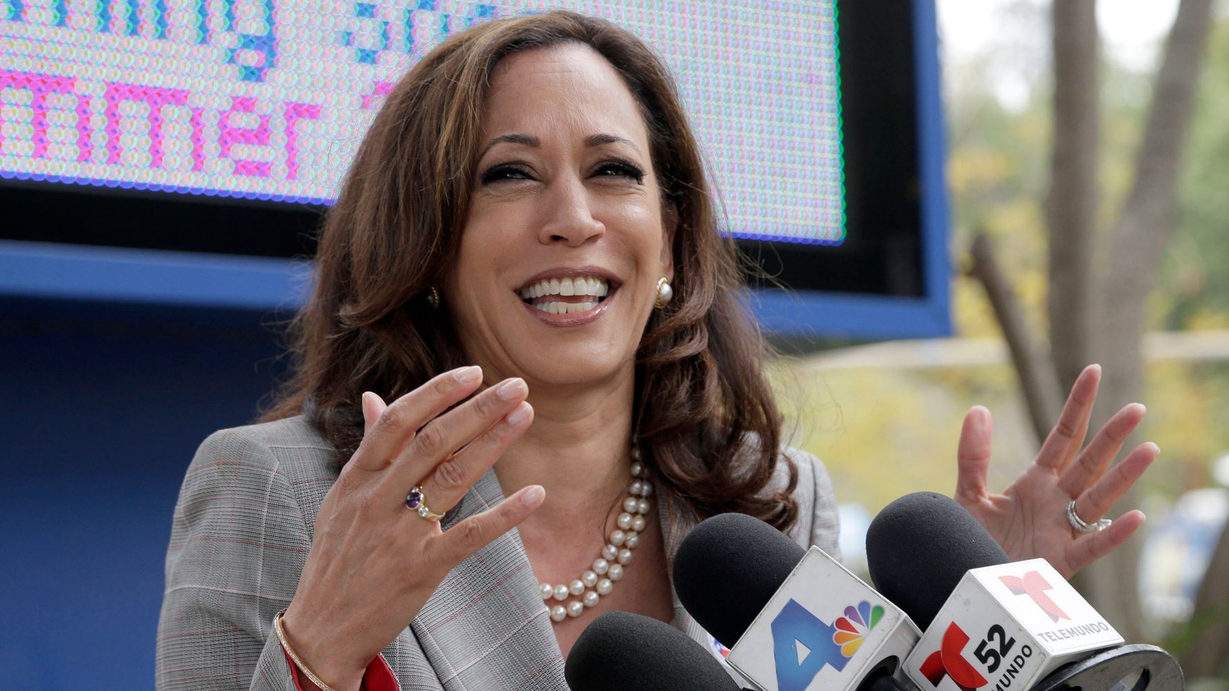 Kamala Harris Breaks Down Barriers With Win In California Senate Race ...