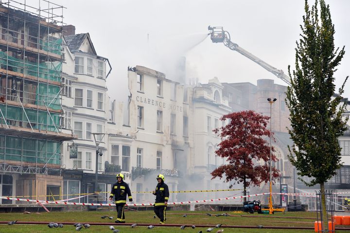 <strong>More than 100 fire fighters fought the blaze which started in an art gallery next door to the historic hotel</strong>