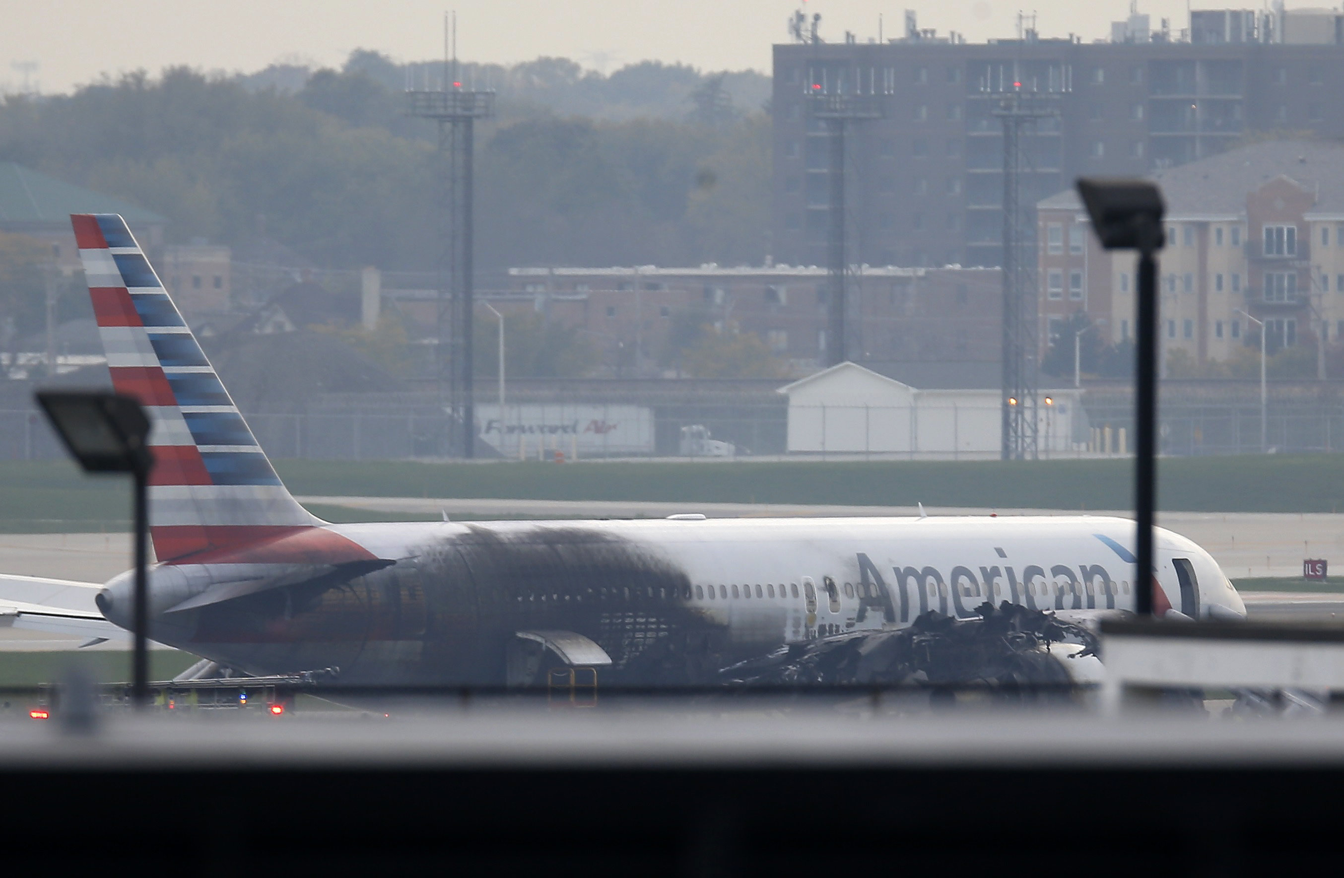 American Airlines Plane Fire At Chicago O'Hare Sent Pieces Flying Half ...