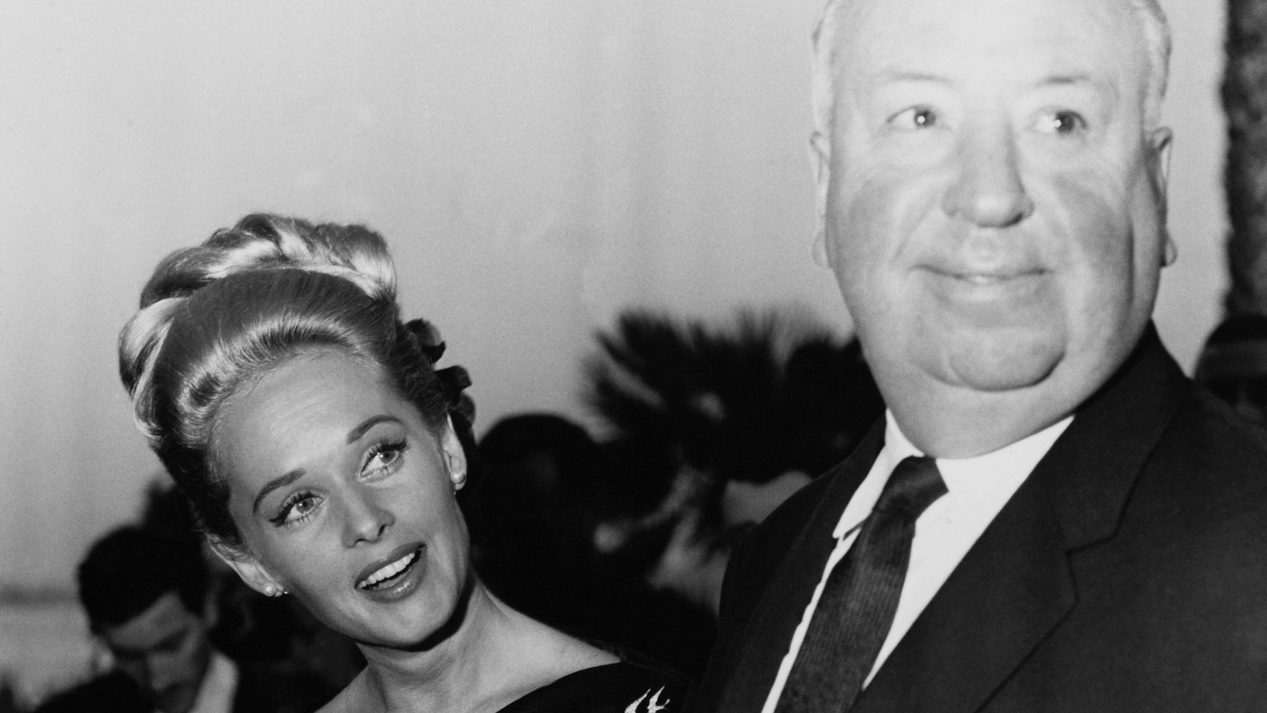 Tippi Hedren Claims Alfred Hitchcock Sexually Assaulted Her While Filming The Birds Huffpost