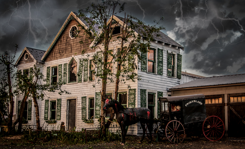 Idalia Manor haunted house at <a href="https://www.frightland.com" target="_blank">Frightland Haunted Attractions</a> in Midd