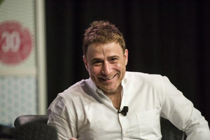 Slack CEO Stewart Butterfield has some pointers for the company's latest competitor, Microsoft, and he wants everyone to know it.