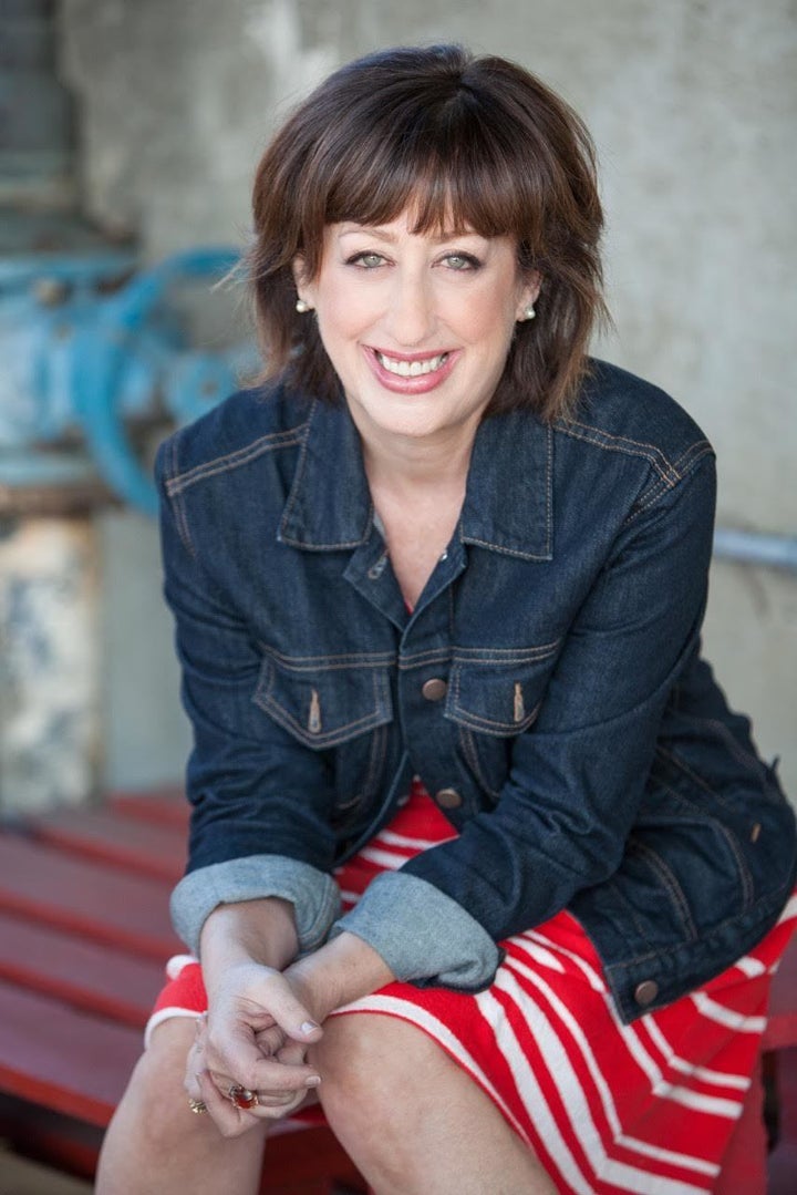 FUNNY LADY! The Hilarious BETH HALL Brings On The Laughs On 'MOM