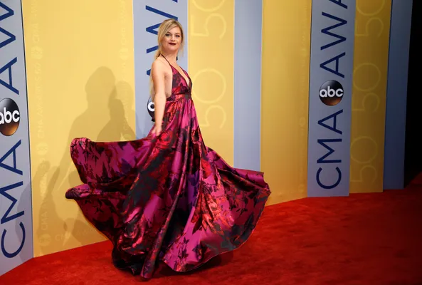 Carrie Underwood Airs Her 'Dirty Laundry' At The CMA Awards