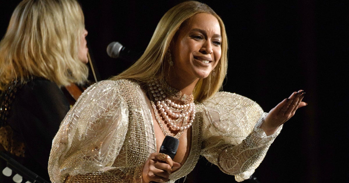 Beyoncé Took To The Stage At CMA Awards, But Kenny Chesney Joined ...