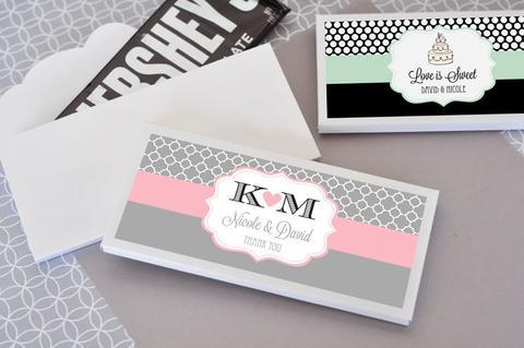 Photo from <a href="https://www.weddingfavy.com/products/personalized-chocolate-bar-wrappers" target="_blank">WeddingFavy</a>