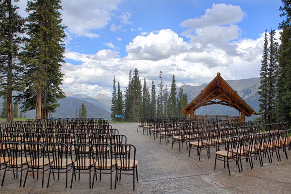 A Ski Nut’s Nuptials at Copper Mountain Resort in Frisco, Colorado: Drive in, drive out? Pffft. How about ski-in, ski-out? Tie the knot at over 11,000 feet, and then ski down the mountain with your wedding party at Copper Mountain Resort, where you can choose to make your “reception” a post-ceremony chairlift ride and ski with your wedding party and guests. If you prefer, you can skip the sweaty, sporty action while still getting married atop the actual mountain at Solitude Station, peering over the sprawling Tenmile Range. 