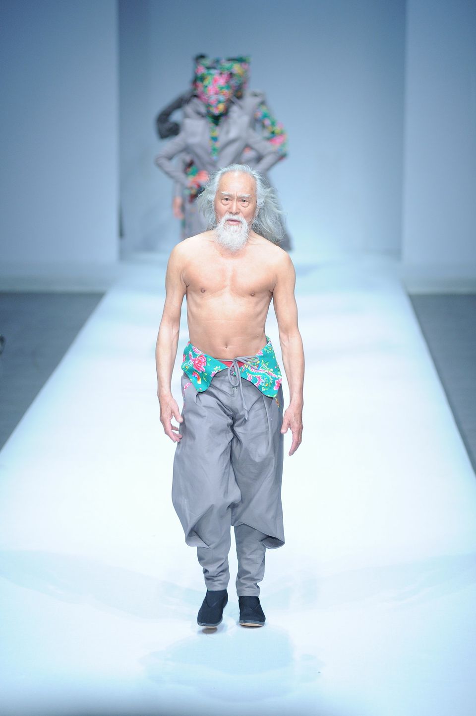 80 Year Old Model Crushes Stereotypes With His Runway Swagger 5152