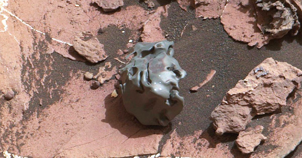 Egg Rock' Meteorite Discovered On Mars By Curiosity Rover | HuffPost News