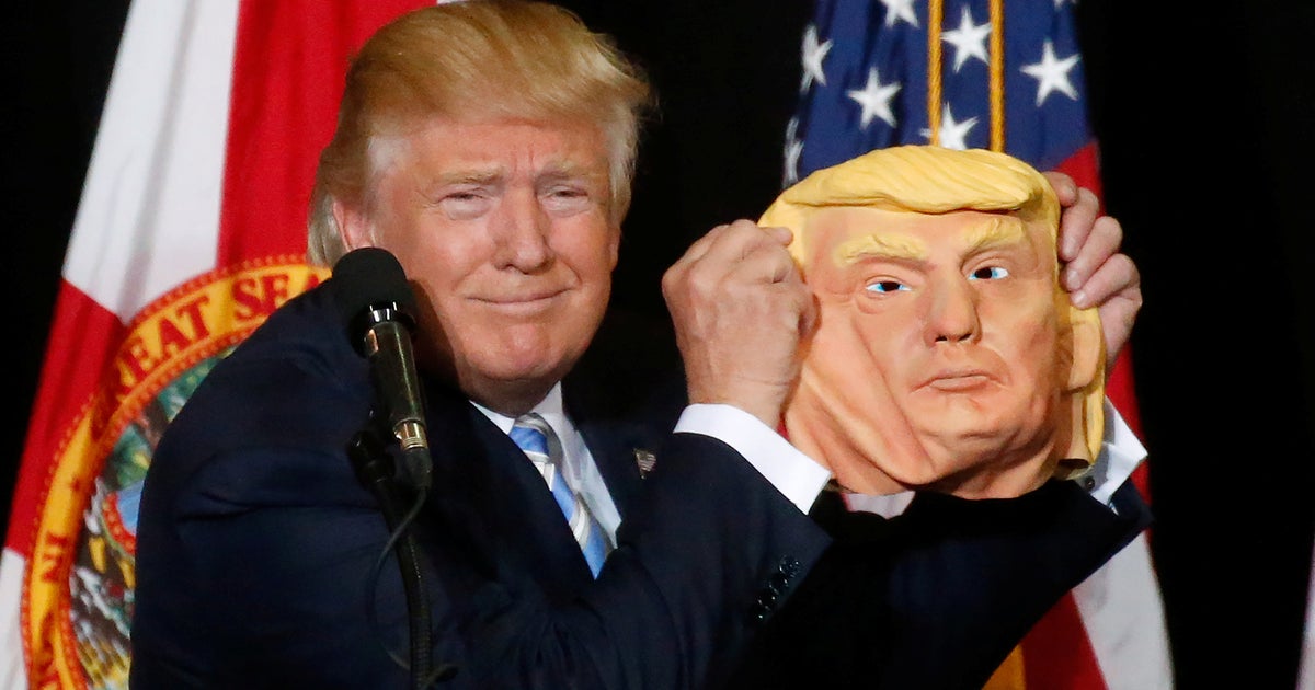 Трамп в маске фото. Танец трампа и маска видео. Трамп танцует гиф. Трамп резиновый. Танец трампа и маска видео.