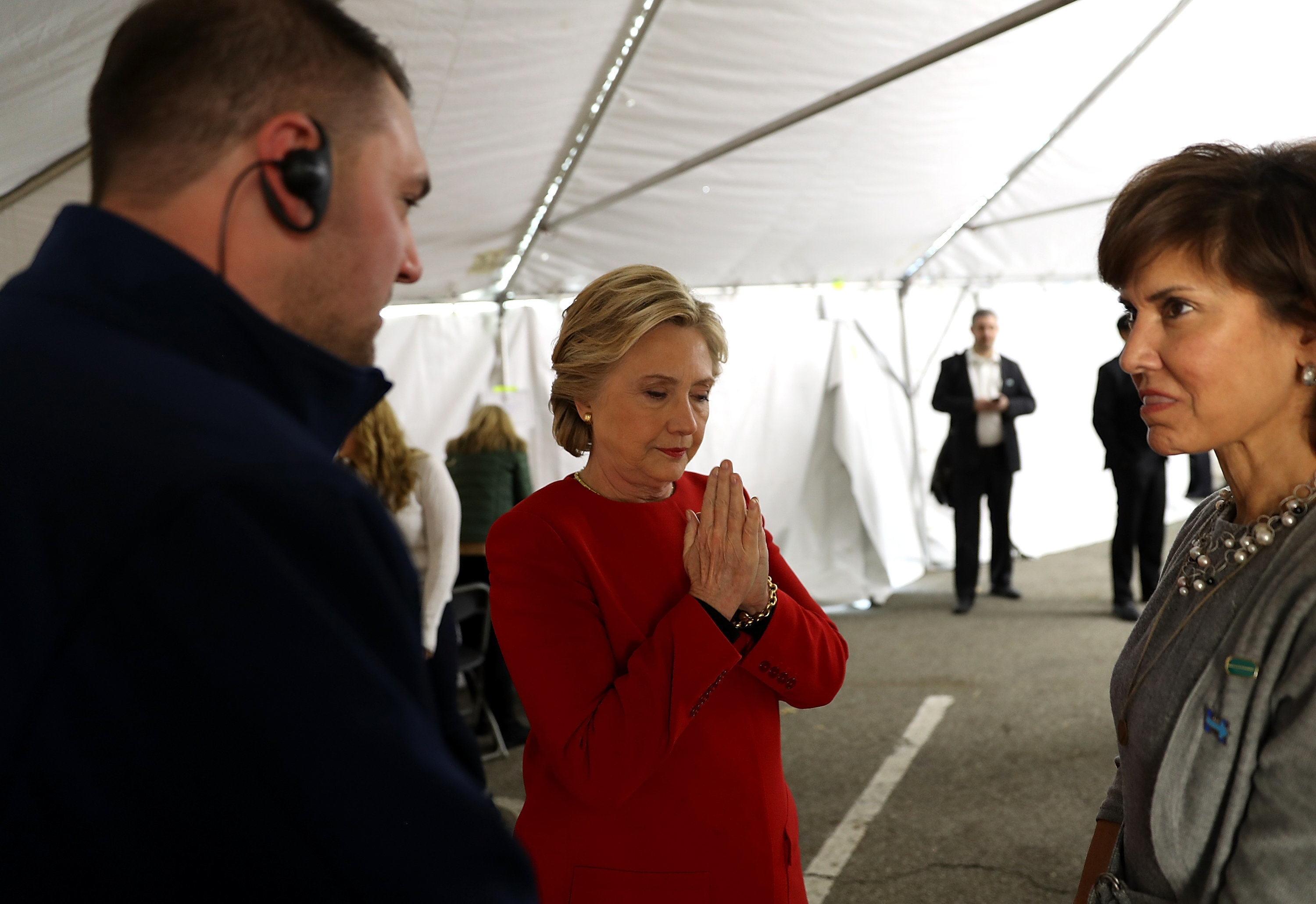 Photos Show Hillary Clinton And Donald Trump Making Their Final ...