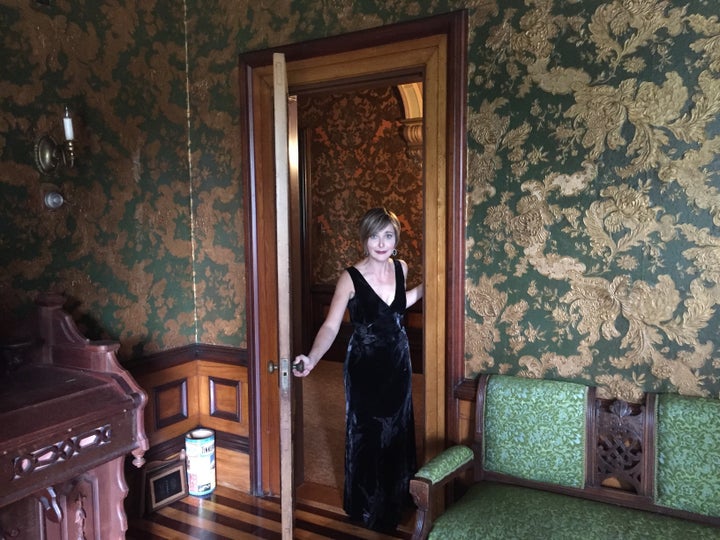 <p><em><strong>Heather Rankin on set of ‘Titanically’ video directed by Thom Fitzgerald and coming in 2017</strong></em></p>