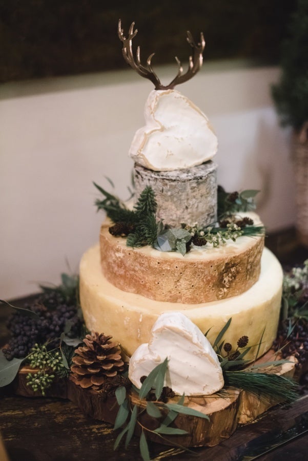 <a href="http://www.stylemepretty.com/destination-weddings/2016/06/23/this-christmas-affair-is-what-winter-dreams-are-made-of