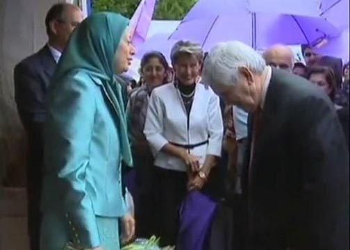 Newt Gingrich bows to Maryam Rajavi