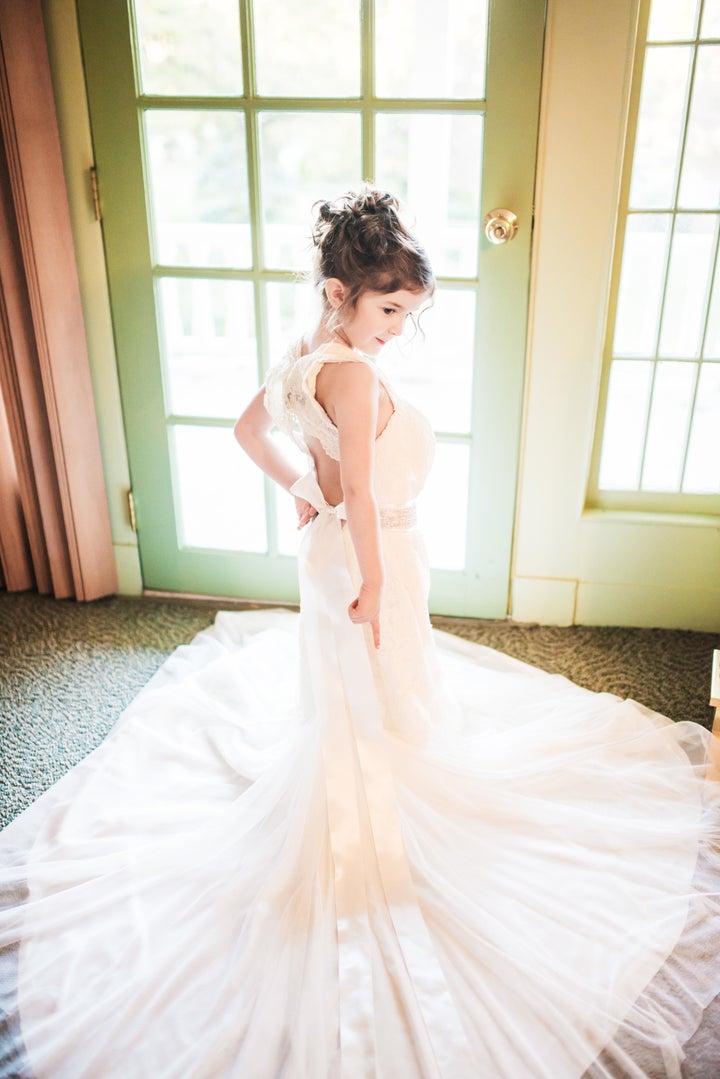 Little girl in wedding clearance dress