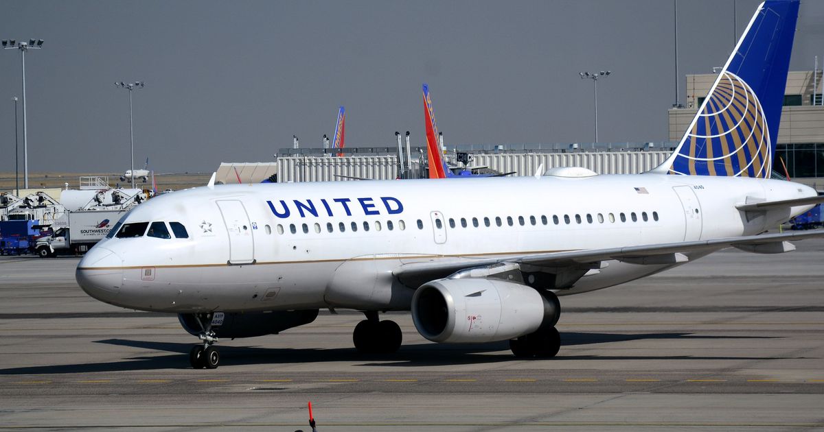 Юнайтед эйрлайнс. Авиакомпания United Airlines. Airbus a319-115. United Airlines самолеты. Авиакомпания Юнайтед Эйрлайнс.