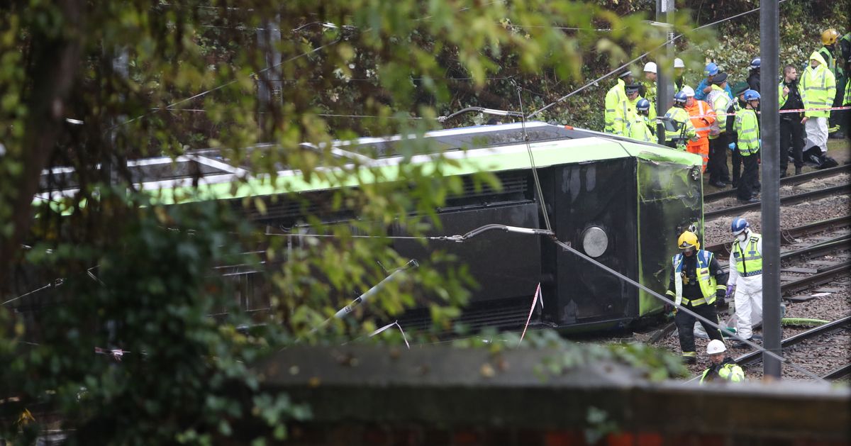 Croydon Tram Crash: Transport For London To Pay For Victims’ Funerals ...