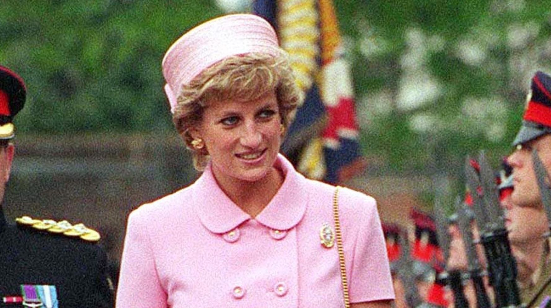 Princess Diana's Extensive Wardrobe Is Going On Display At Kensington ...