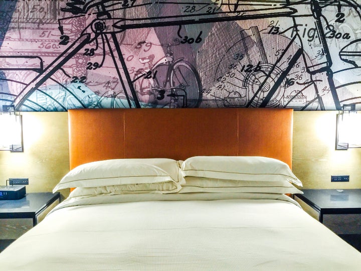 <p>Contemporary stylish room at Hilton Cleveland Downtown</p>