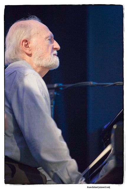 "Mose Allison Trio" by Bruno Bollaert is licensed under CC BY 2.0 
