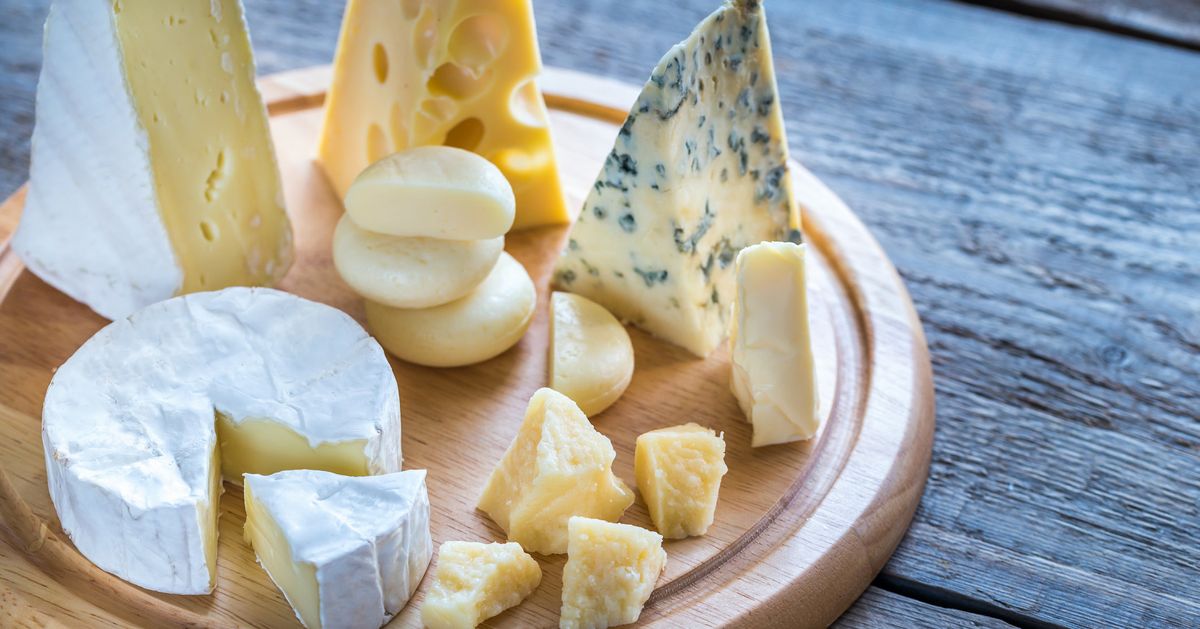 Eating Blue Cheese Could Help You Live Longer, According ...