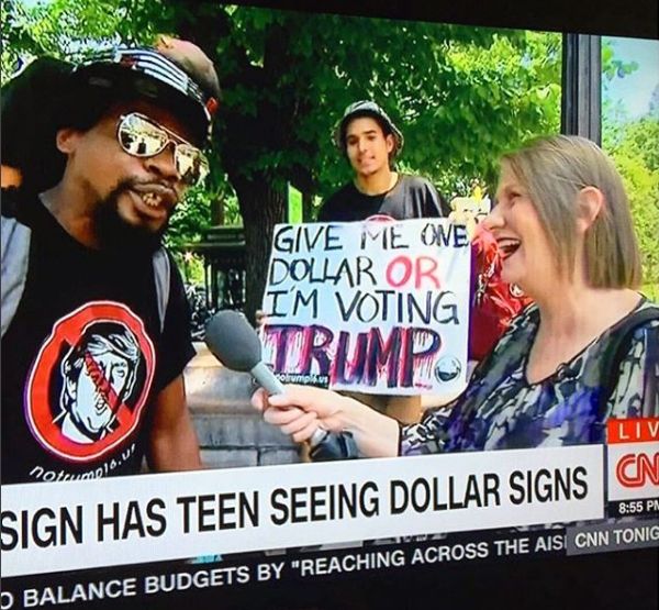Screenshot of CNN video that aired August 3 showing NoTrump16 T-shirts worn by Columbus Circle hustlers.