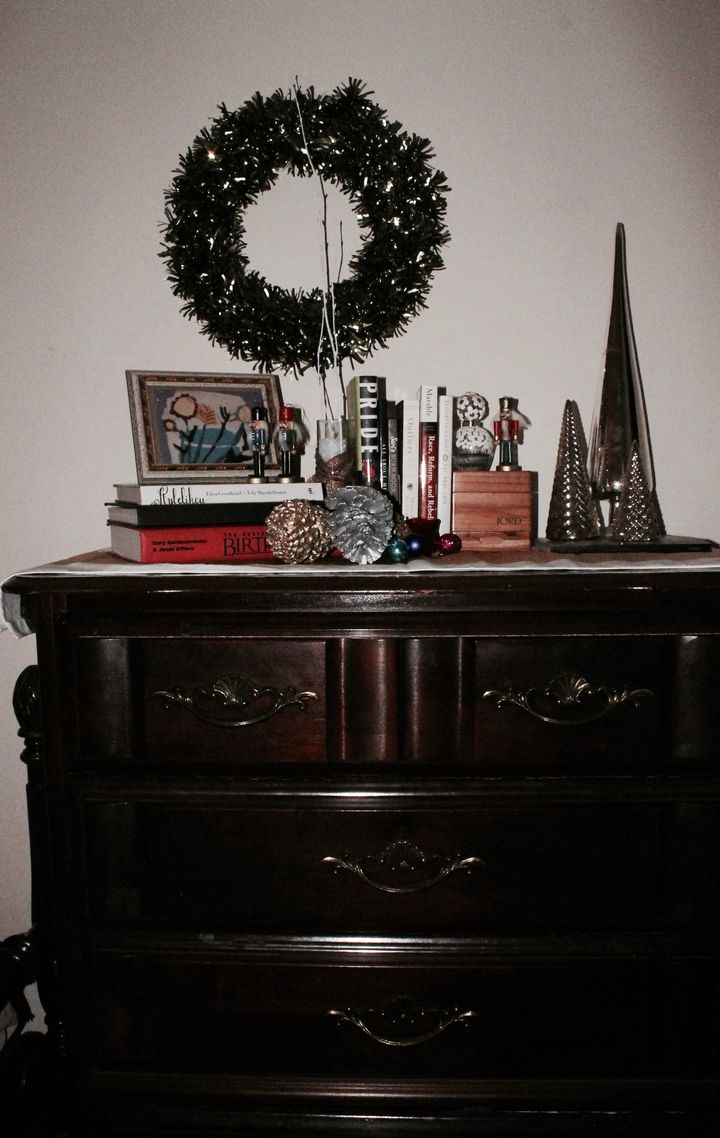 Teese are my favorite things: purfume, books and glitter pine cones.