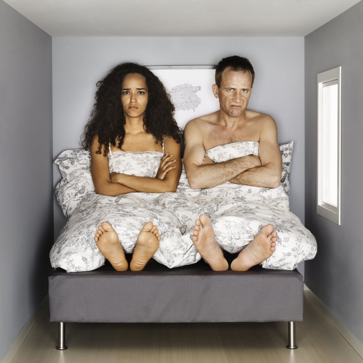 these 13 happy couples sleep in separate beds. here's why | huffpost