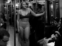 Model Iskra Lawrence Strips Down To Underwear On Public Transport To Teach  Body Positivity