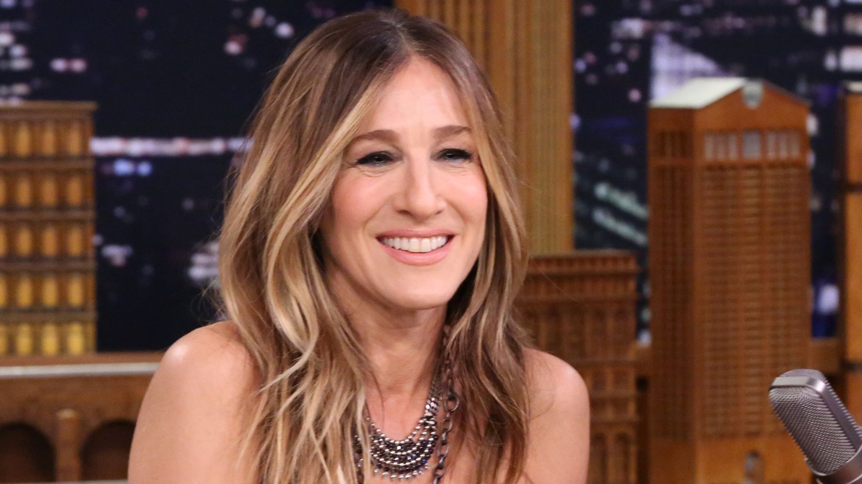 There's So Much Going On With Sarah Jessica Parker's Outfit | HuffPost Life