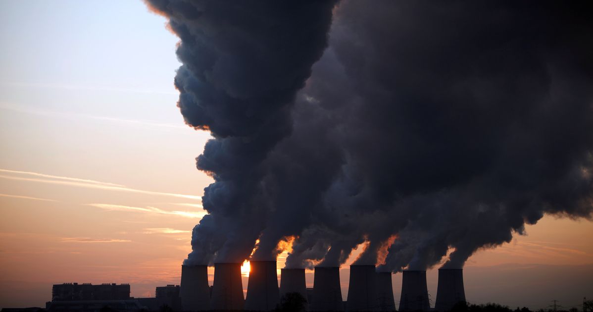 Экологические проблемы нефтяной и газовой промышленности. Сжигание топлива. Сжигание угля. Загрязненный воздух. Сжигание топлива и нефти.