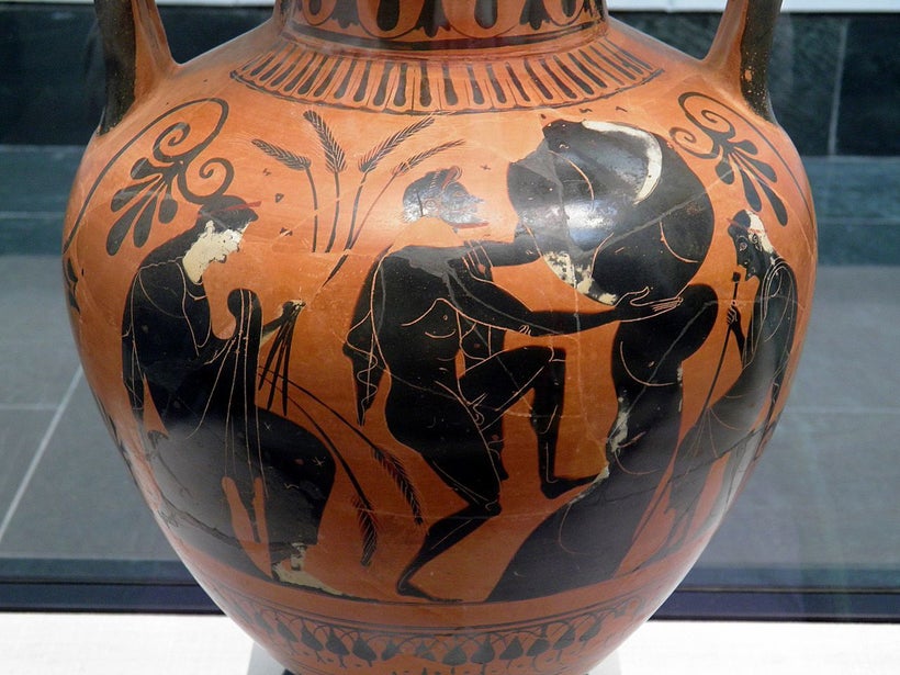 Black figured amphora depicting the punishment of Sisyphus in Hades; Staatliche Anikensammlungen, Munich, Germany.