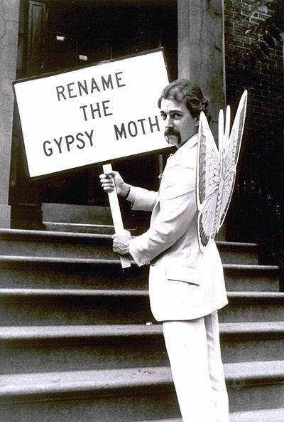 <p>Jojo, King of the New York Gypsies (a.k.a. Joey Skaggs), protesting to rename the Gypsy Moth in 1982</p>