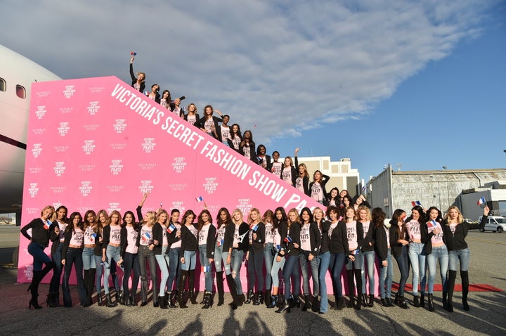 Victoria's Secret Fashion Show 2016: Angels Fly To Paris In Model