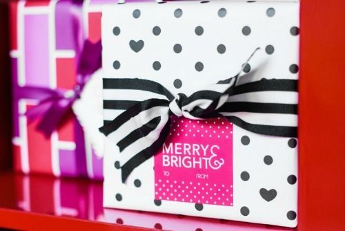 Dress up your gifts and give them a few extra hugs and kisses with a Merry & Bright gift tag.