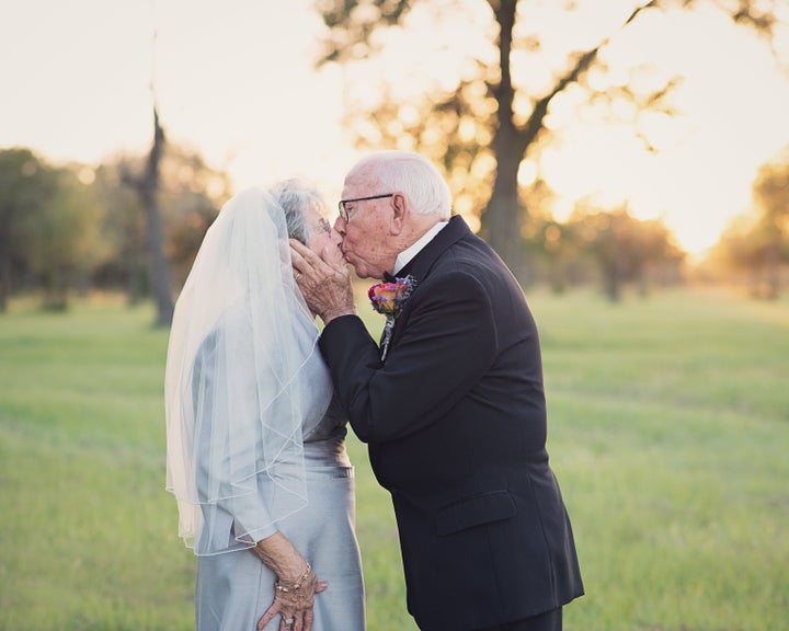 The couple's granddaughter organized a photo shoot to celebrate their 70-year marriage. 