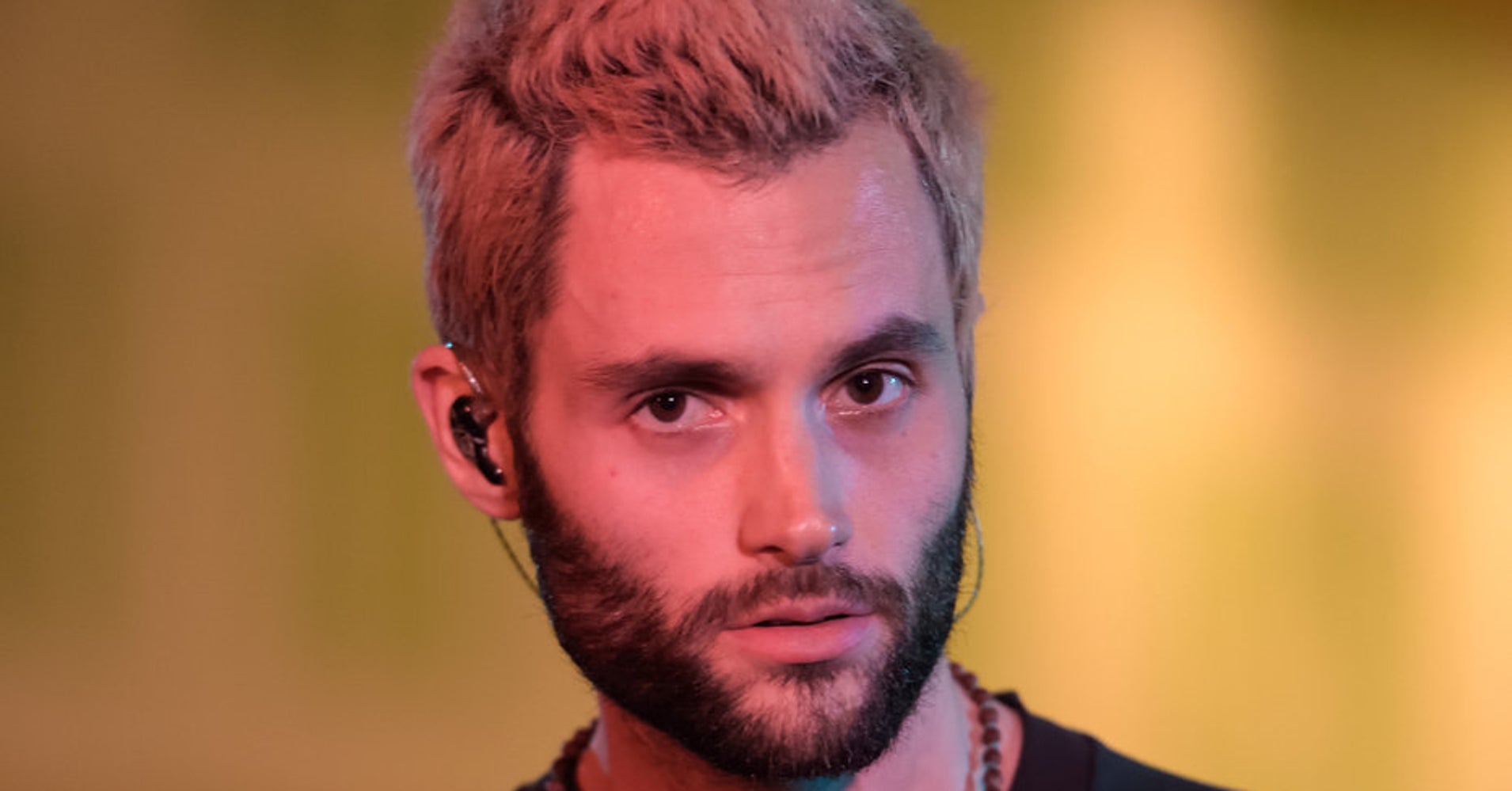 Spotted Penn Badgley Looks Like An Off Brand Zayn Malik Now Huffpost