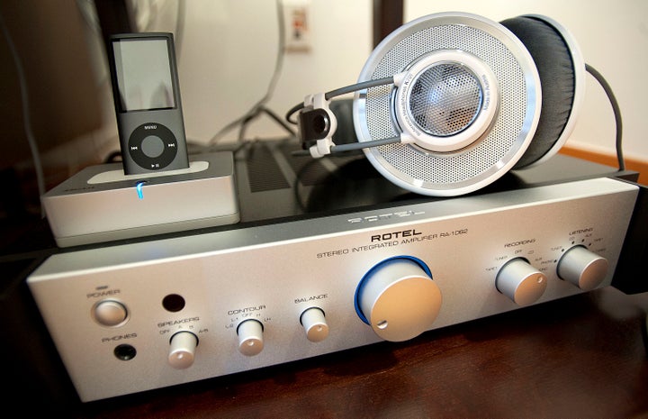 Participants can listen to soothing music on headphones during the session.
