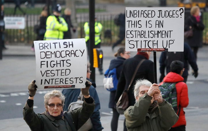 Pro-Brexit Protestors decry the 'Establishment stitch up' 