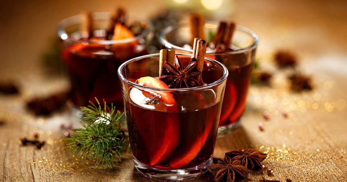 Сложные горячие напитки. Йольский глинтвейн. Напиток Gluhwein глинтвейн Mulled. Напиток винный Gluhwein глинтвейн. Грог глинтвейн сбитень.