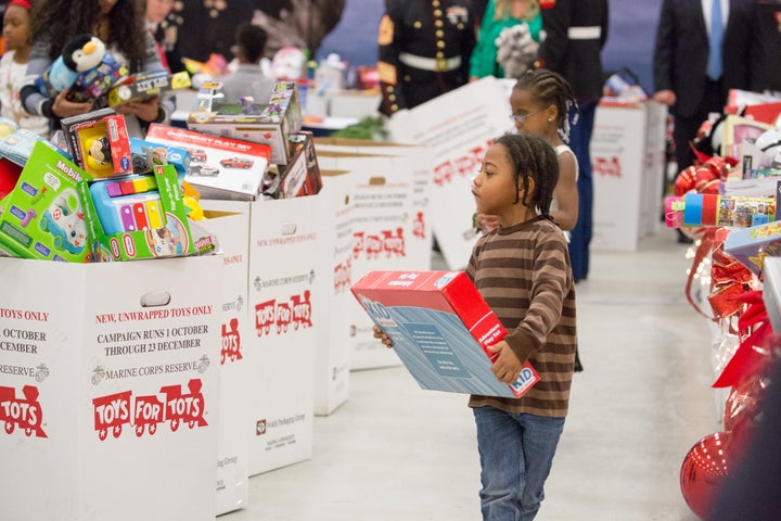 toys for tots volunteer dallas