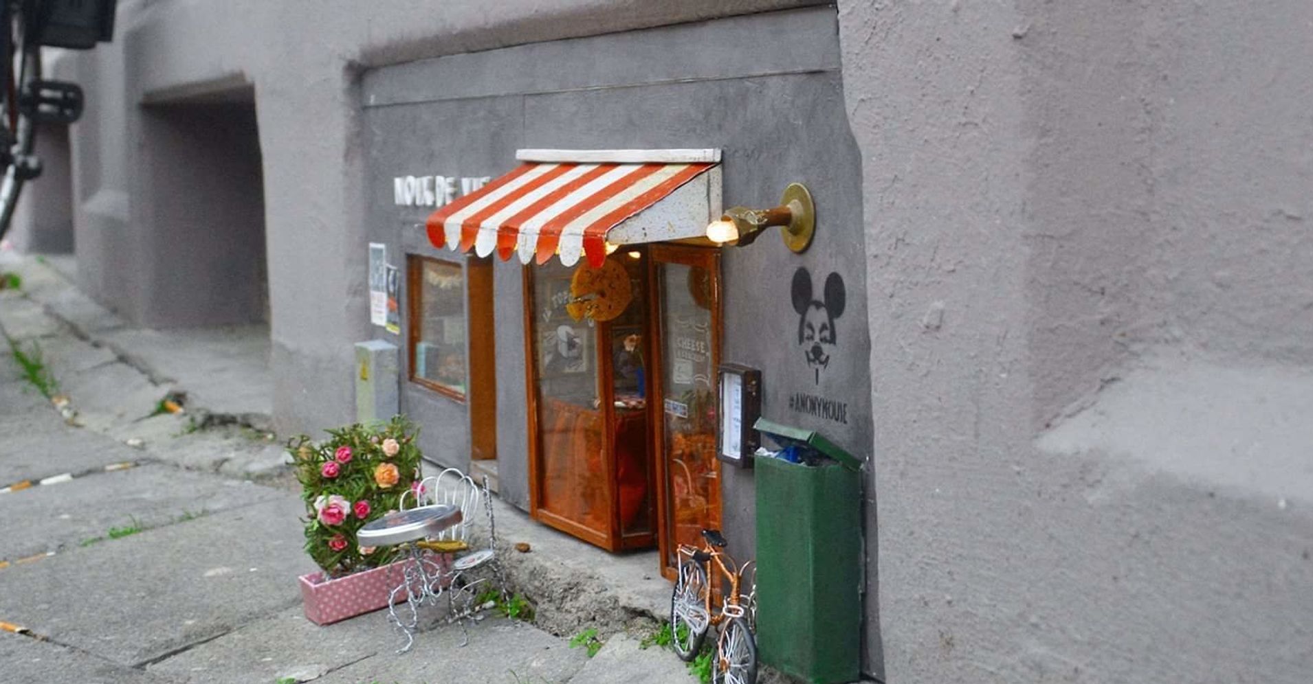 mouse anonymouse tiny shops sweden mice cafe ripleys believe street sized secret opens