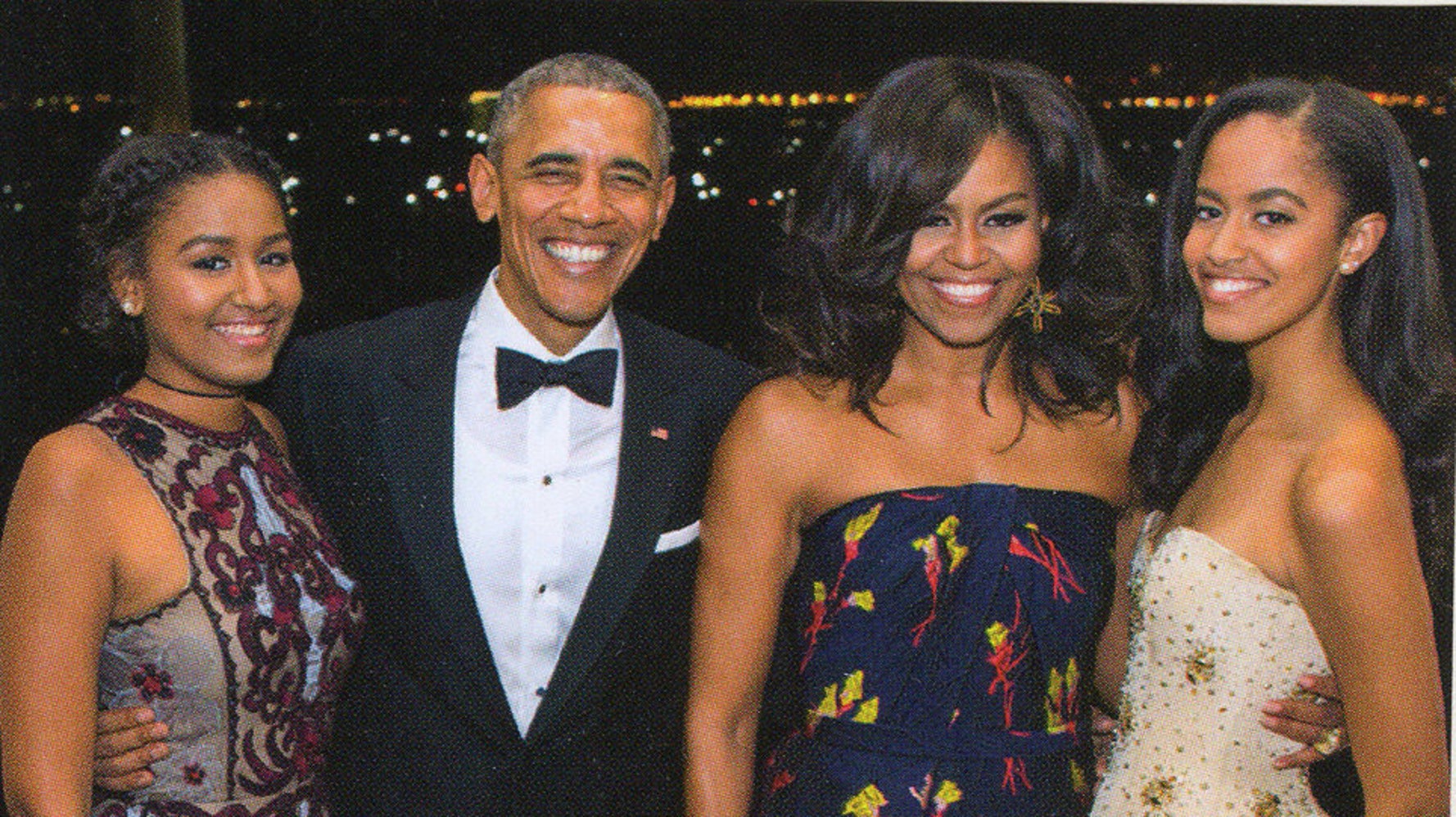 Obamas Send Out Their Last Christmas Card From The White House Huffpost Life Last Christmas Barack Obama