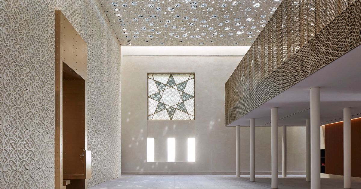 28 Sacred Spaces That Capture The Stunning Beauty Of Religious Architecture