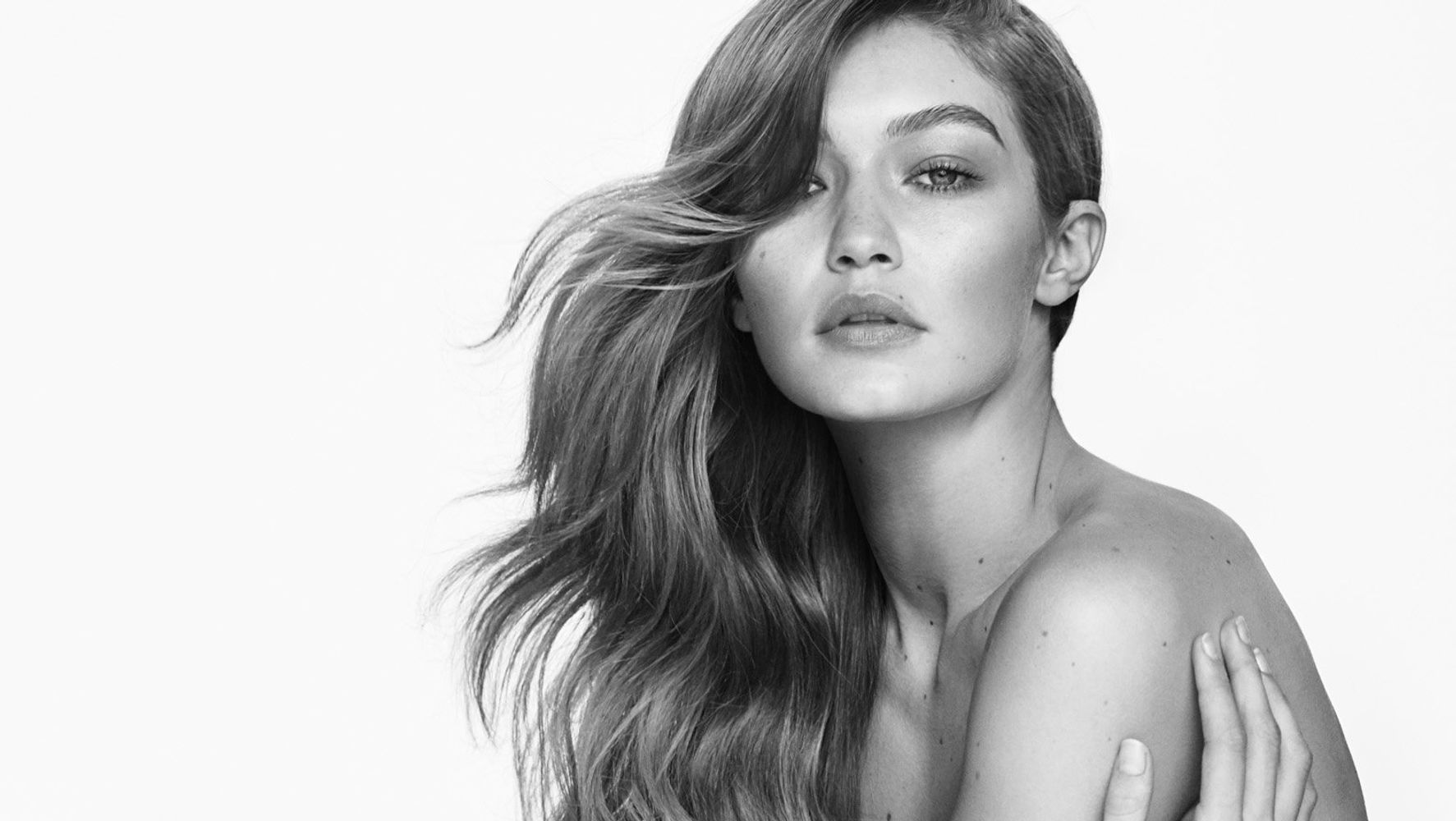 Gigi Hadid Goes Nude For New Stuart Weitzman Shoe Campaign | HuffPost UK  Style