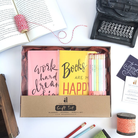 10 Best Gifts For Book Lovers - Unique Gift Ideas For Readers—Delish.com